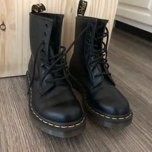 Dr. Martens 1460 W